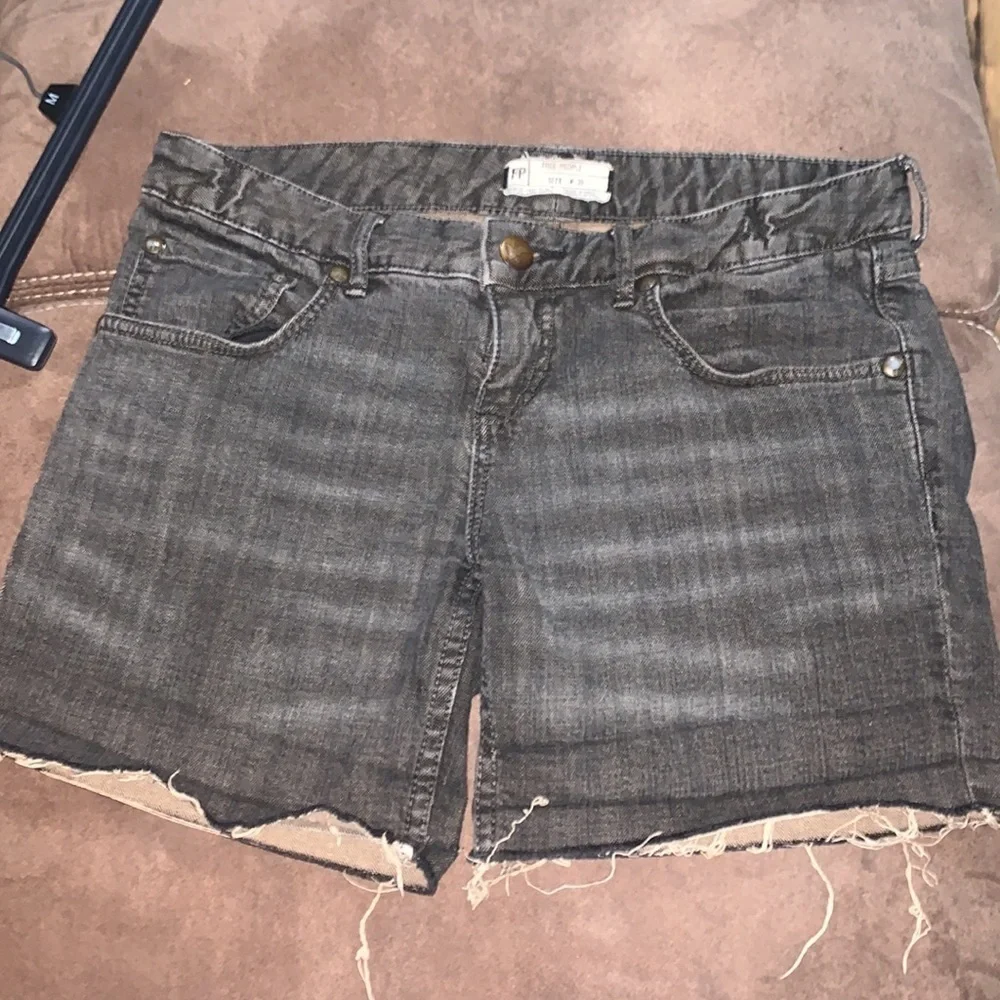 Free People grey wash denim cuffed shorts size 29